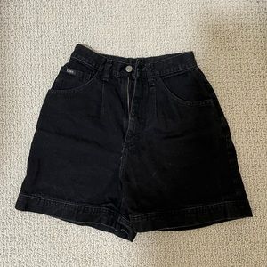 Vintage Lee high waisted black denim shorts, sz 6